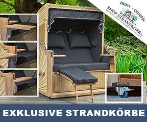 Ein luxuriöser Strandkorb aus Holz mit schwarzer Polsterung und verstellbarem Fußteil.